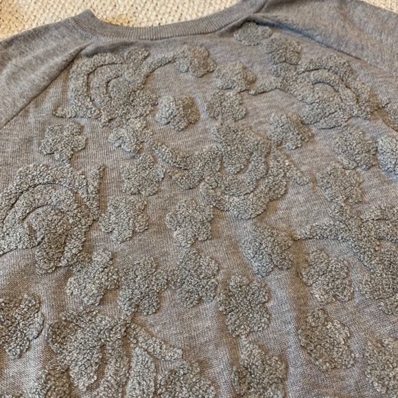 Chelsea28 Fuzzy Floral Light Grey Sweater - Picture 4 of 9